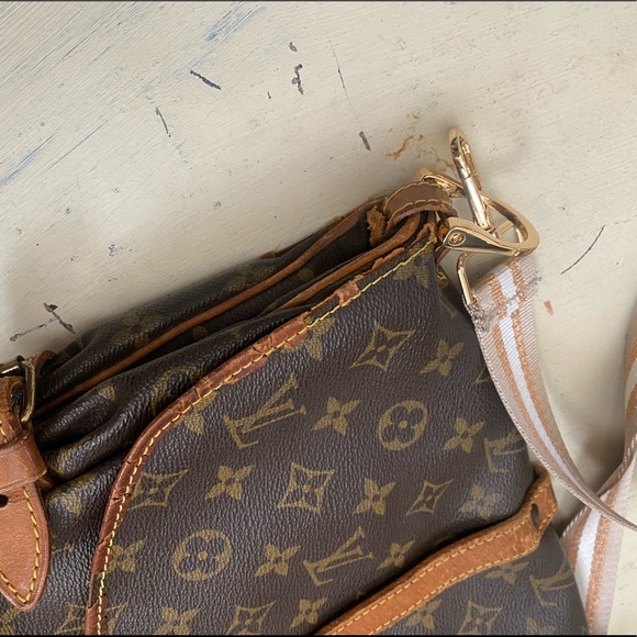 Auth Louis Vuitton Saumur 30 - Picture 8 of 12